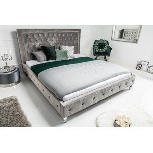Estila Chesterfield luxusná manželská posteľ Caledonia striebornej farby 190cm